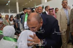 بالصور ..زعلان وزوخ يودعان أول فوج من الحجاج الجزائريين