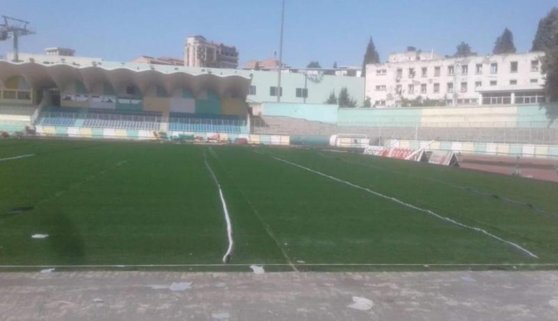 بالصور.. ملعب “01 نوفمبر” يكتسي حلة جديدة استعدادا للموسم المقبل