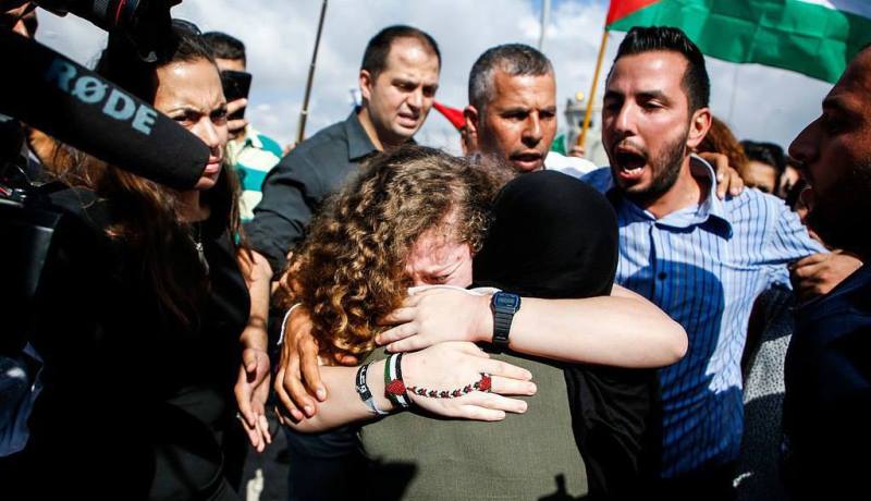 بالصور.. الإفراج عن رمز المقاومة الفلسطينية “عهد التميمي”