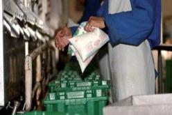 سلال يأمر بالقضاء التدريجي على أكياس الحليب البلاستيكية