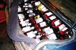 حجز أكثر من 3200 قارورة خمر على متن سيارة في تيارت