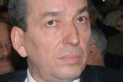 بن يونس يدعو لتبني نظام شبه رئاسي وإعطاء صلاحيات أوسع للبرلمان