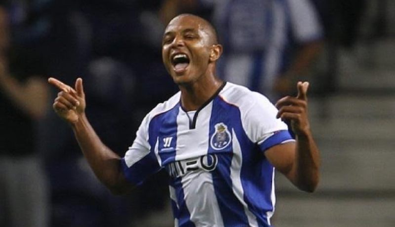 بورتو يخفض من قيمة بيع براهيمي إلى 30 مليون أورو