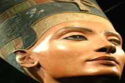 مصر تطالب ألمانيا برأس نفرتيتي