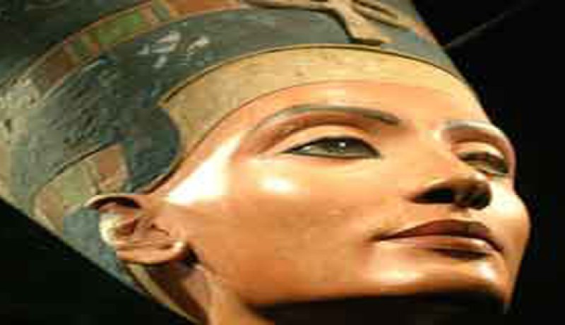 مصر تطالب ألمانيا برأس نفرتيتي