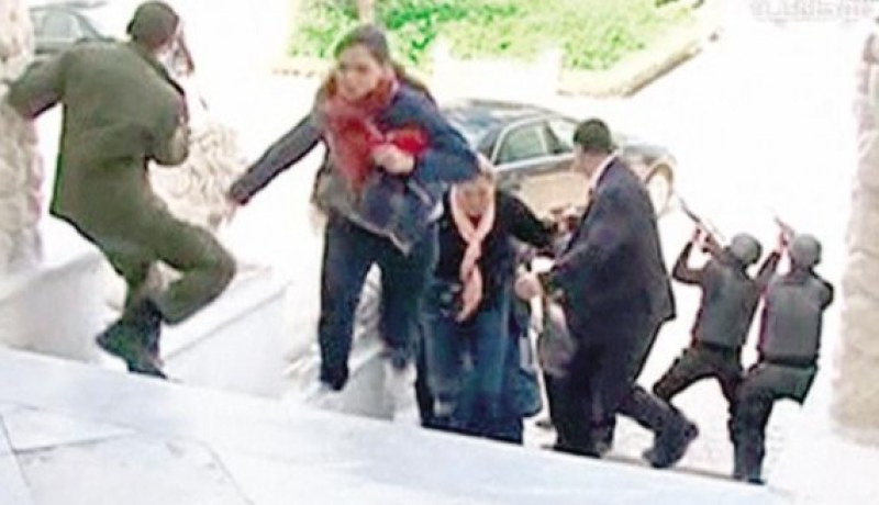 الرئيس الفرنسي يعلن وفاة فرنسية أصيبت في باردو