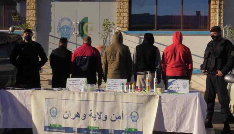 تفكيك شبكة قامت بإنشاء ورشة سرية لصناعة الاكستازي بوهران