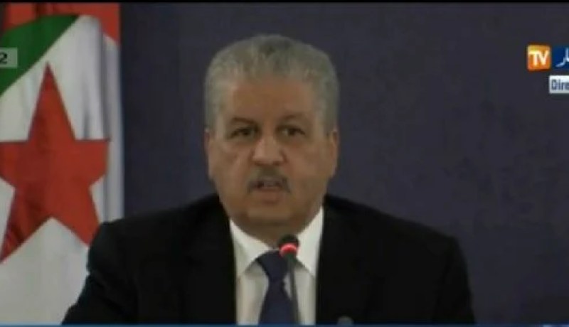 سلال .. أطراف راهنت على إنهيار الجزائر بتراجع أسعار النفط