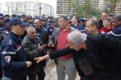 لهبيري يستجيب لانشغالات المحتجين ويعد بحلها في أقرب الآجال