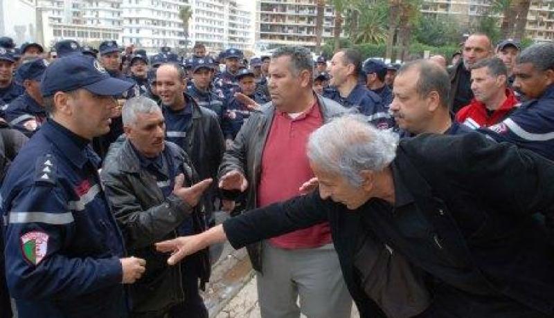 لهبيري يستجيب لانشغالات المحتجين ويعد بحلها في أقرب الآجال