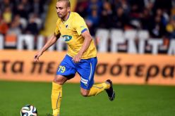 جبور يحتفل في ملهى ليلي مع الفتيات بعد التتويج بكأس قبرص