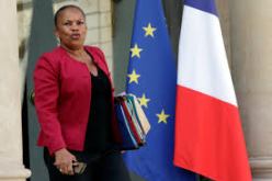 وزيرة العدل الفرنسية تستقيل بسبب قانون سحب الجنسية المزدوجة