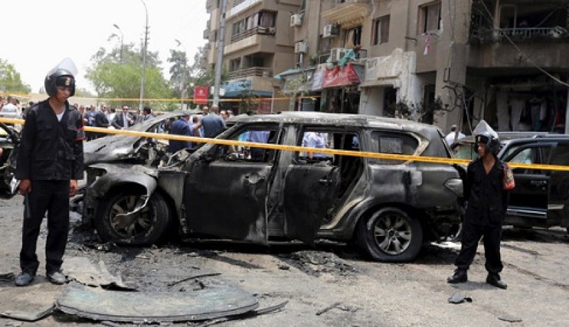 مقتل مطلوبين حاولا تفجير سيارة مفخخة بمصر