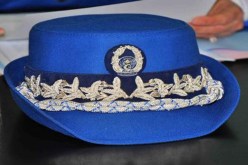 بائعة هوى ترتدي قبعة شرطية وتنشر صورها عبر الفايسبوك