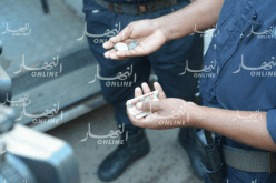 سارق صيدلية خميس الخشنة في قبضة الشرطة