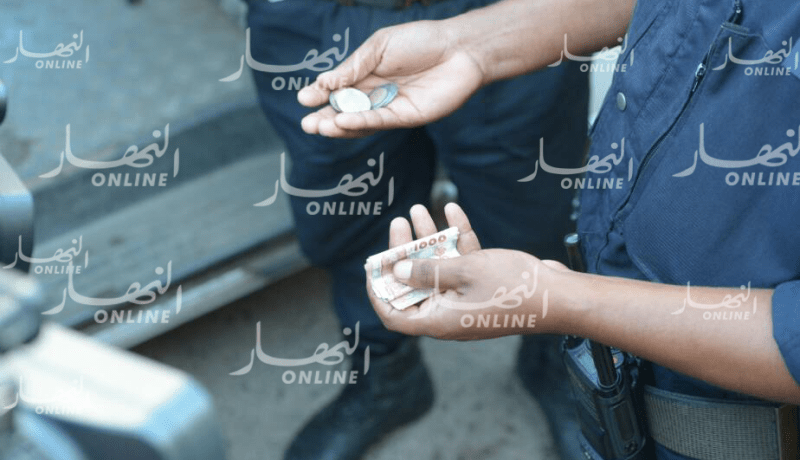 سارق صيدلية خميس الخشنة في قبضة الشرطة