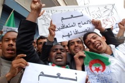 الحكومة الجزائرية تقرر تثبيت الاساتذة الموقتين بعد اعتصامهم امام رئاسة الجمهورية