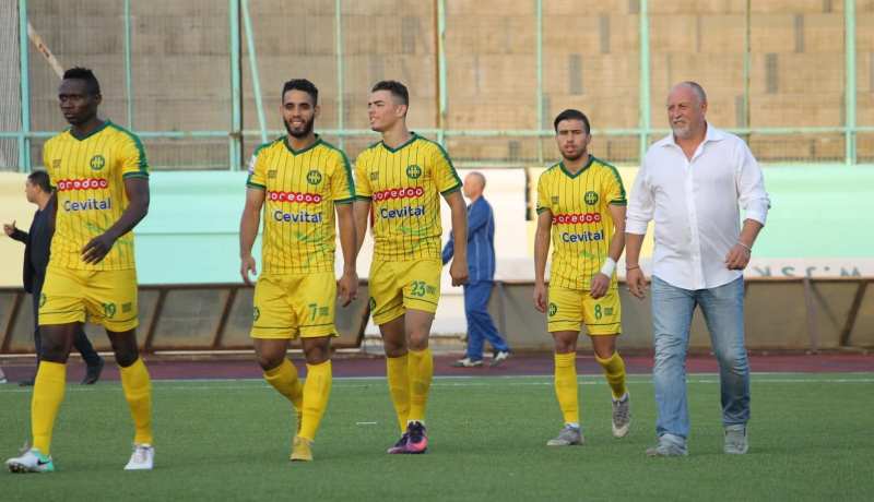 الشوط الأول.. التعادل الإيجابي يحسم الداربي القبائلي