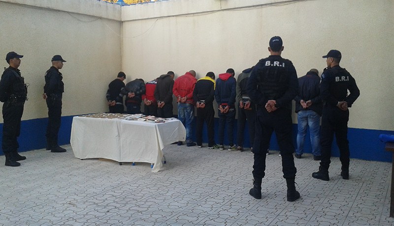 إيداع 23 معتديا على الشرطة بحي مناخ فرنـسا  الحبس على رأسهم طايـزن وميموزا