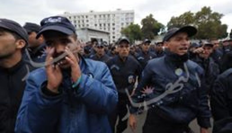 وزارة الداخلية لا ترى أي مانع من إنشاء نقابة في سلك الشرطة