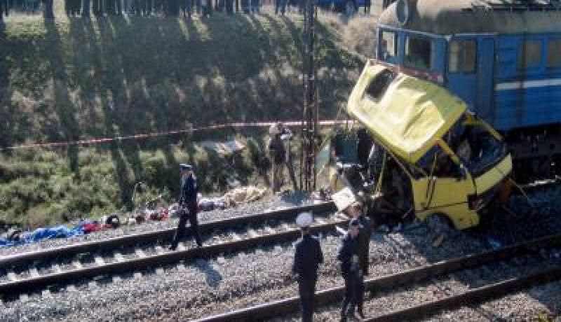 وفاة شخصين و جرح آخر في اصطدام شاحنة بقطار لنقل البضائع ببلدية قجال بسطيف