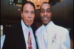 إيقاف ابن محمد علي كلاي ووالدته في مطار أمريكي بسبب اسميهما العربيين