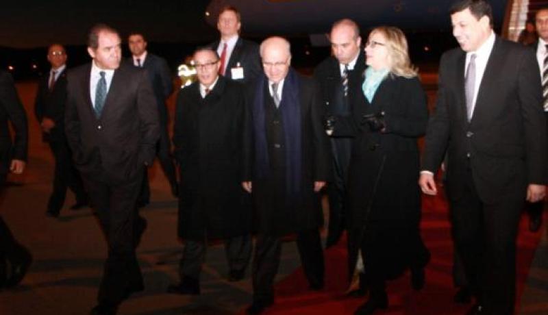 كلينتون تصل الى الجزائر لإجراء محادثات حول مالي والقاعدة