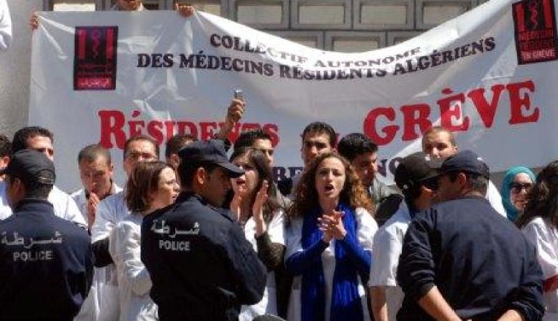 أســاتذة الطب يكوّنون أبناءهم على حساب المتخصصين والمقيمين