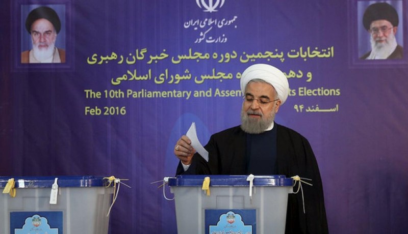 روحاني وحلفاؤه يفوزون بمقاعد طهران في مجلس الخبراء
