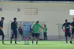 بالفيديو.. بوراس يرفع وتيرة العمل مع حراس مرمى”الخضر”