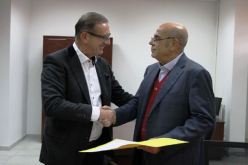 بالصور ليكنس يوقع رسميا عقده إلى 2019