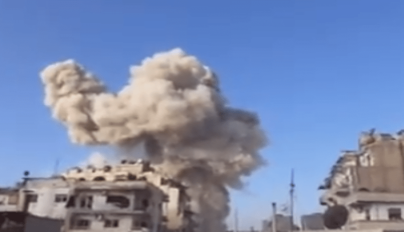 إطلاق نار كثيف في دمشق وغارات جوية على ريفها