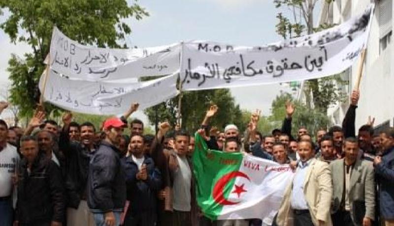 أعوان التعبئة ” MOB ” في قوات الجيش سابقا يعتصمون في سطيف