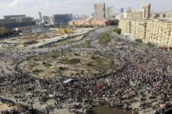 استمرار التظاهرات بالميدان التحرير رغم سقوط الإمطار في مصر