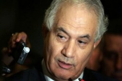 الطيب بلعيز يدعو إلى إشراك المواطنين في إعداد قوائم المستفيدين من السكن