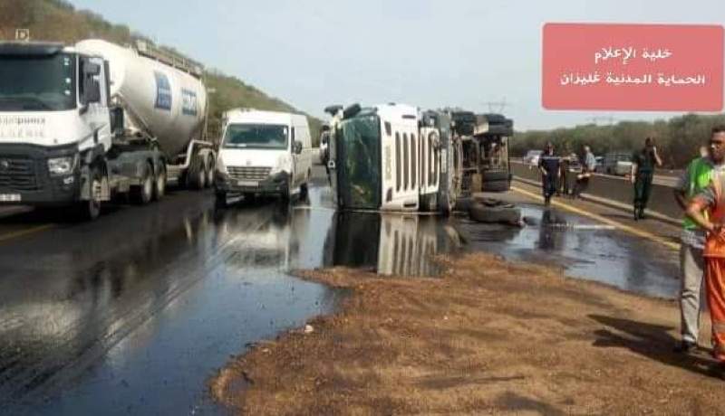 غليزان : إنحراف وإنقلاب شاحنة ذات صهريج بيلل