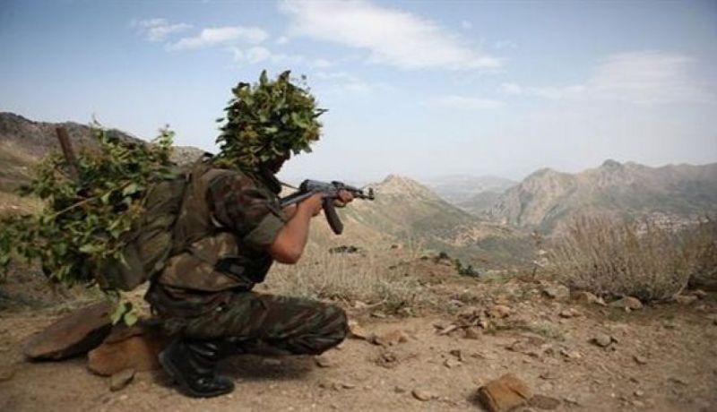 القضاء على أخطر ارهابي في سيدي بلعباس وتوقيف 6 مهربين في باجي مختار