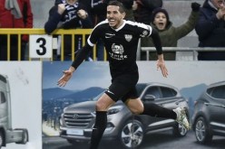 راسبنتينو يقود فريقه الجديد لفوزا مُهم