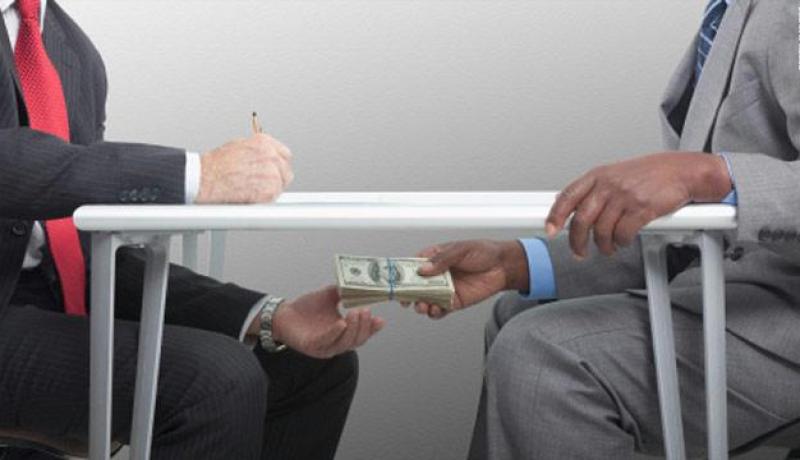 فيديو رشوة يجرّ نائب عمدة مراكش للتحقيق