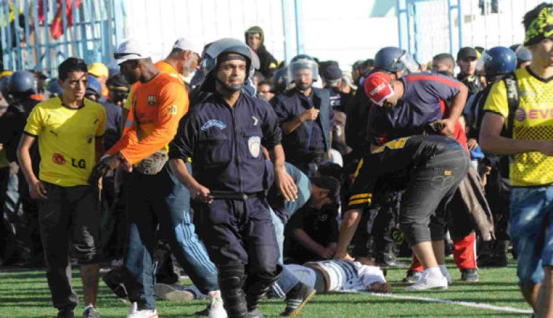 توقيف 40 مشاغبا بملعب عين الدفلى.. جرحى في صفوف عناصر الشرطة والمناصرين
