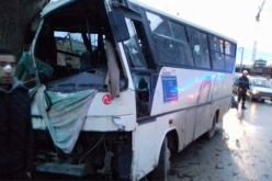 صور.. حادث مرور لحافلة لنقل المسافرين في الرغاية