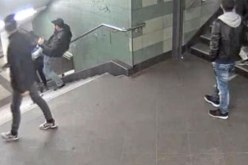 بالفيديو.. شاب يركل فتاة محجبة ويرميها من أعلى السلم في ألمانيا