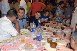 مصالح الشرطة تقدم وجبات  الإفطار لمستعملي الطريق في تيزي وزو