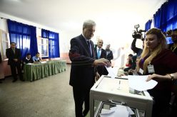 صور.. سلال في زيارة وتفقد لقاعة العمليات الخاصة بالإنتخابات التشريعية بوزارة الداخلية