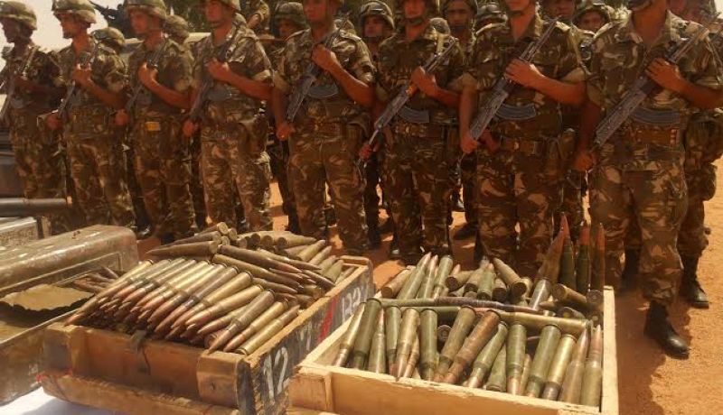 قوات الجيش تسترجع اسلحة و كمية كبيرة من الذخيرة في البويرة