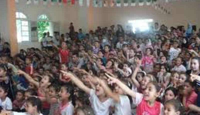 جولة بحرية لفائدة الأطفال المعوزين بمناسبة عيد يوم الطفولة