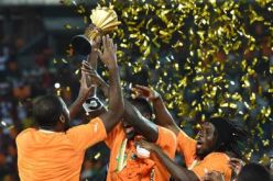 صور النجم الغاني أيوو يدخل في نوبة بكاء هيستيري