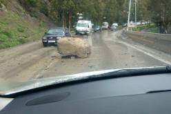 سلسلة من الانهيارات الصخرية تتسبب باضطرابات في حركة المرور بالمدية