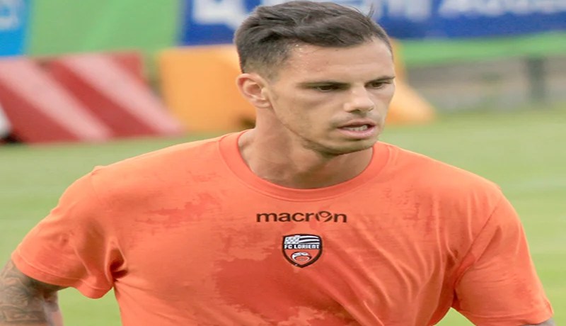 غوركيف نصحني بقطر.. مستعد لتلبية دعوته لتمثيل الخضر ولم يسبق لي زيارة الجزائر