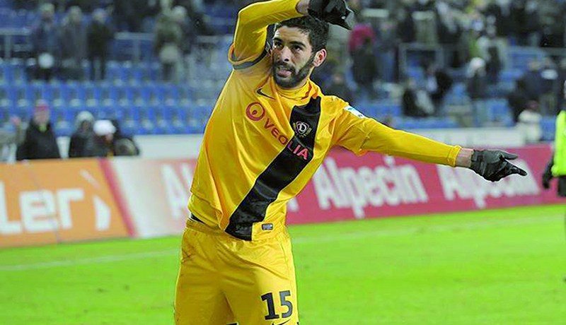 عودية يحضر تدريبات «فرانكفورت» بالزي المدني وعودتــــه قـــــد تتـــــأجــــــل إلى سبتمبر